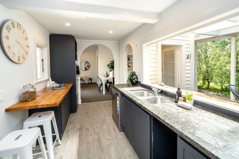 Photo of property in 65 Brandon Street, Featherston, 5710