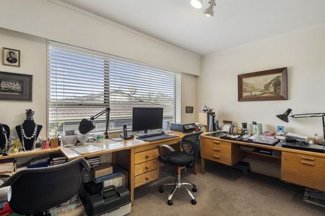 Photo of property in 2/19 Amante Crescent, Mairangi Bay, Auckland, 0630