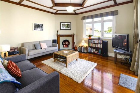 Photo of property in 20 Eversleigh Road, Belmont, Auckland, 0622