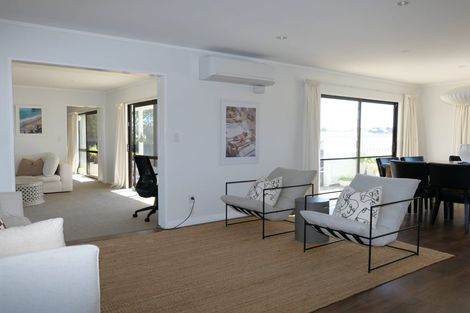 Photo of property in 27 Titoki Road, Waikanae Beach, Waikanae, 5036