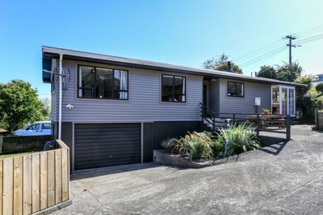 Photo of property in 117 Omata Road, Marfell, New Plymouth, 4310