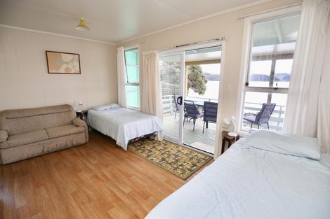 Photo of property in 80 Wallis Street, Raglan, 3225