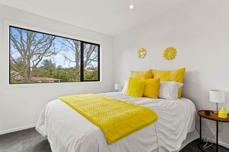 Photo of property in 11 Meg Lane, Glen Eden, 0602