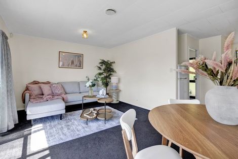 Photo of property in 180 Mangorei Road, Merrilands, New Plymouth, 4312
