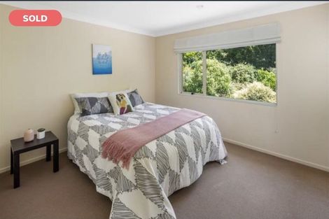 Photo of property in 6 Chippenham Grove, Churton Park, Wellington, 6037