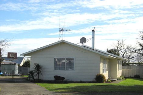 Photo of property in 19 Vincent Drive, Levin, 5510
