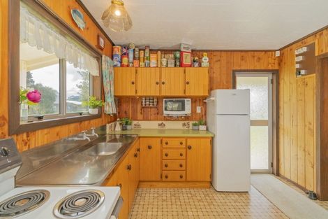 Photo of property in 126 Captain Cook Road, Cooks Beach, Whitianga, 3591