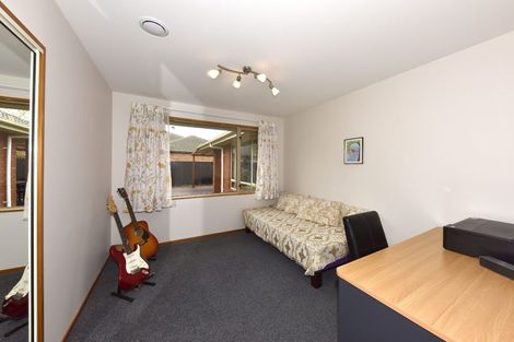 Photo of property in 25 Chesterfield Mews, Russley, Christchurch, 8042