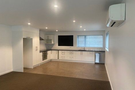 Photo of property in 18 Kellsmere Crescent, Island Bay, Wellington, 6023
