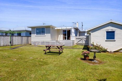 Photo of property in 13 Turakina Street, Merrilands, New Plymouth, 4312
