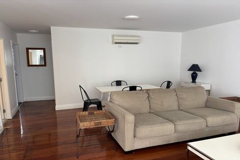 Photo of property in 2b Wilkinson Street, Oriental Bay, Wellington, 6011