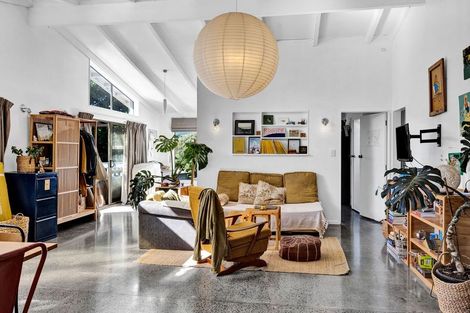 Photo of property in 23 Prudence Place, Oakura, 4314