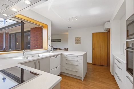 Photo of property in 6 Thornhill Place, Sockburn, Christchurch, 8042