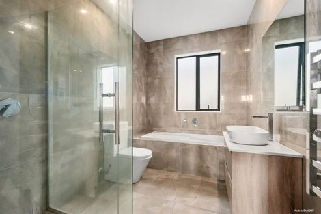 Photo of property in 8 Blewitt Court, Swanson, Auckland, 0614