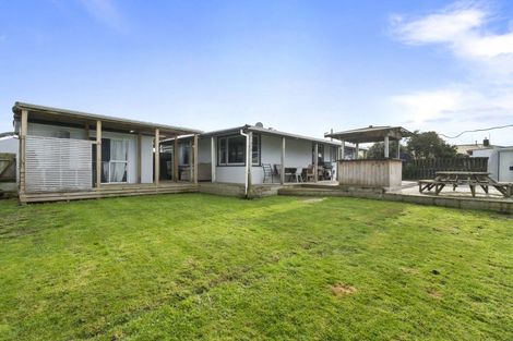 Photo of property in 35 Flower Street, Bulls, 4818