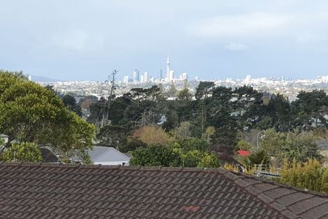 Photo of property in 2/55 Manhattan Heights, Glendene, Auckland, 0602