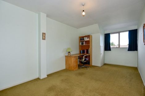 Photo of property in 2/19 Brogar Place, Casebrook, Christchurch, 8051