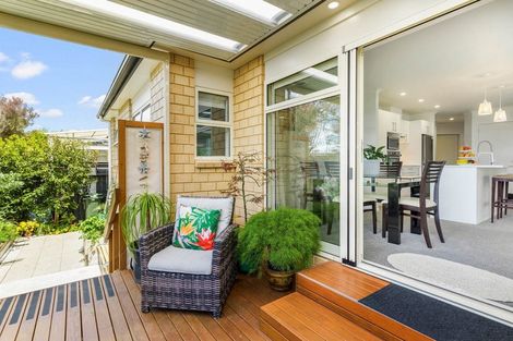 Photo of property in 10 Waitaha Close, Orewa, 0931