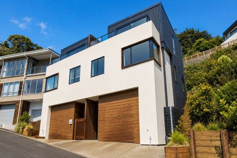 Photo of property in 52 Tiketike Way, Brooklyn, Wellington, 6021