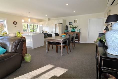 Photo of property in 2 Madison Street, Carterton, 5713