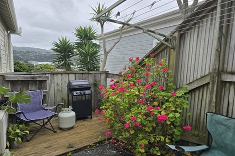 Photo of property in 35 Lawrence Street, Newtown, Wellington, 6021