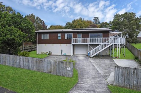Photo of property in 2 Talmar Place, Massey, Auckland, 0614