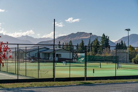 Photo of property in 206 Warren Street, Wanaka, 9305