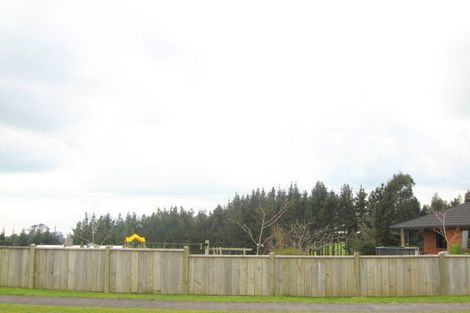 Photo of property in 15 Ashmore Drive, Frankleigh Park, New Plymouth, 4310