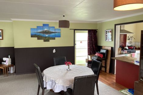 Photo of property in 11 Preston Street, Eltham, 4322