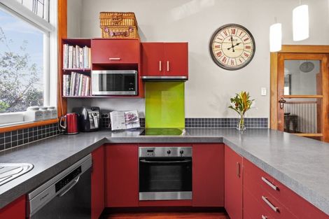 Photo of property in 10 Latham Street, Napier South, Napier, 4110