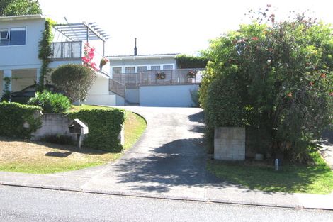 Photo of property in 35 Saddleback Rise, Murrays Bay, Auckland, 0630