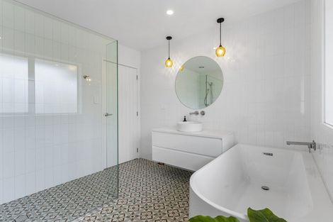 Photo of property in 37 Couldrey Crescent, Red Beach, 0932