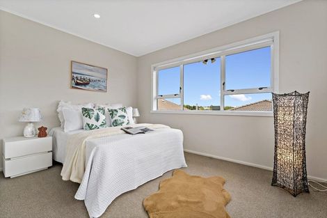 Photo of property in 1/28 Bleakhouse Road, Howick, Auckland, 2014