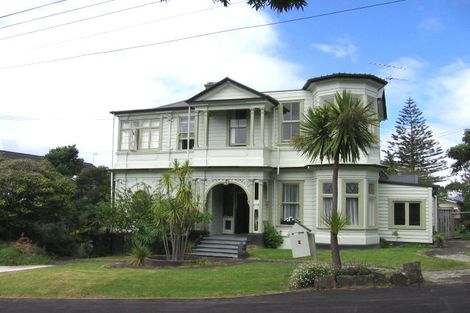Photo of property in 9 Awanui Street, Birkenhead, Auckland, 0626
