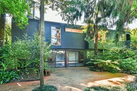 Photo of property in 30 Scenic Drive, Hillpark, Auckland, 2102