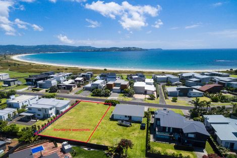 Photo of property in 20 Taumata Road, Omaha, 0986