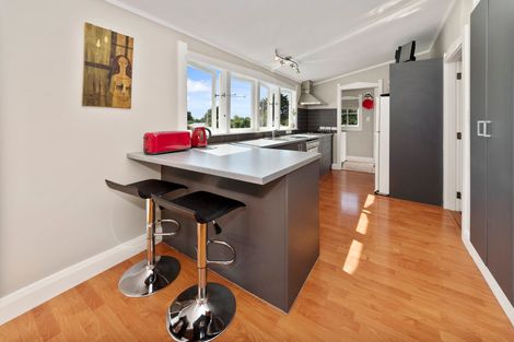 Photo of property in 53 Woodglen Road, Glen Eden, Auckland, 0602