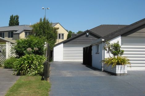 Photo of property in 42a Berkshire Drive, Avonhead, Christchurch, 8042