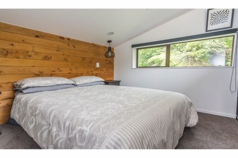 Photo of property in 215 Shaw Road, Titirangi, Auckland, 0604