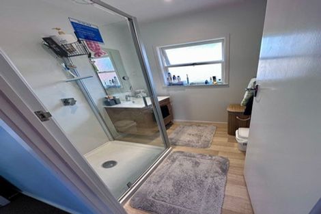 Photo of property in 2/38 Knightsbridge Drive, Forrest Hill, Auckland, 0620