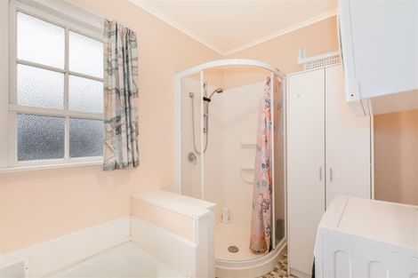 Photo of property in 1/95 Whites Line East, Waiwhetu, Lower Hutt, 5010