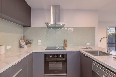 Photo of property in 185 Bowhill Road, New Brighton, Christchurch, 8083