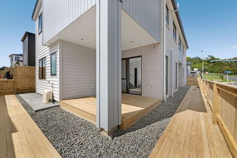 Photo of property in 2 Elevation Street, Flat Bush, Auckland, 2019