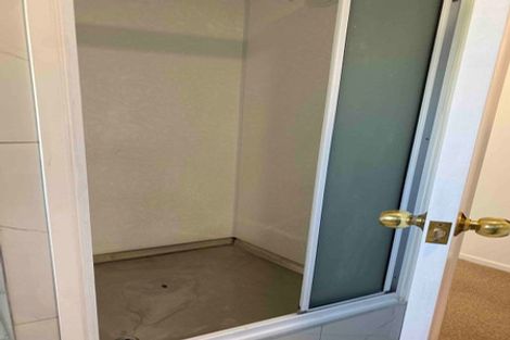 Photo of property in 2/4 Northall Road, New Lynn, Auckland, 0600