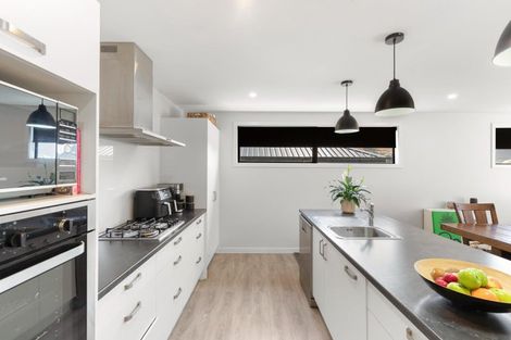 Photo of property in 82 Jack Hanley Drive, Jacks Point, Queenstown, 9371