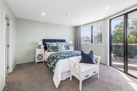 Photo of property in 2d/175 Hurstmere Road, Takapuna, Auckland, 0622