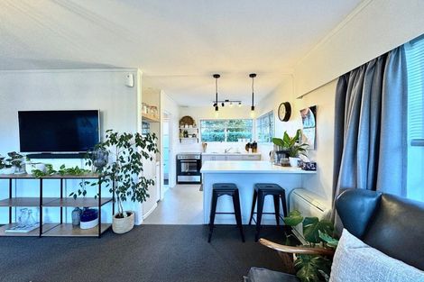 Photo of property in 2/15 Gloaming Place, Conifer Grove, Takanini, 2112