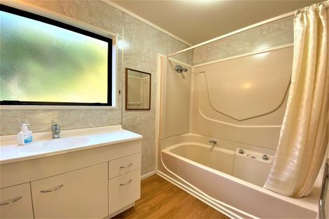 Photo of property in 28 Wharetoroa Drive, Rotoiti Forest, Rotorua, 3074