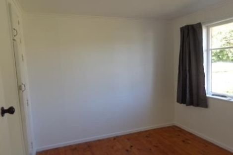 Photo of property in 3/42 Lincoln Road, Henderson, Auckland, 0610