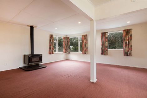 Photo of property in 3 Swansea Street, Cannons Creek, Porirua, 5024